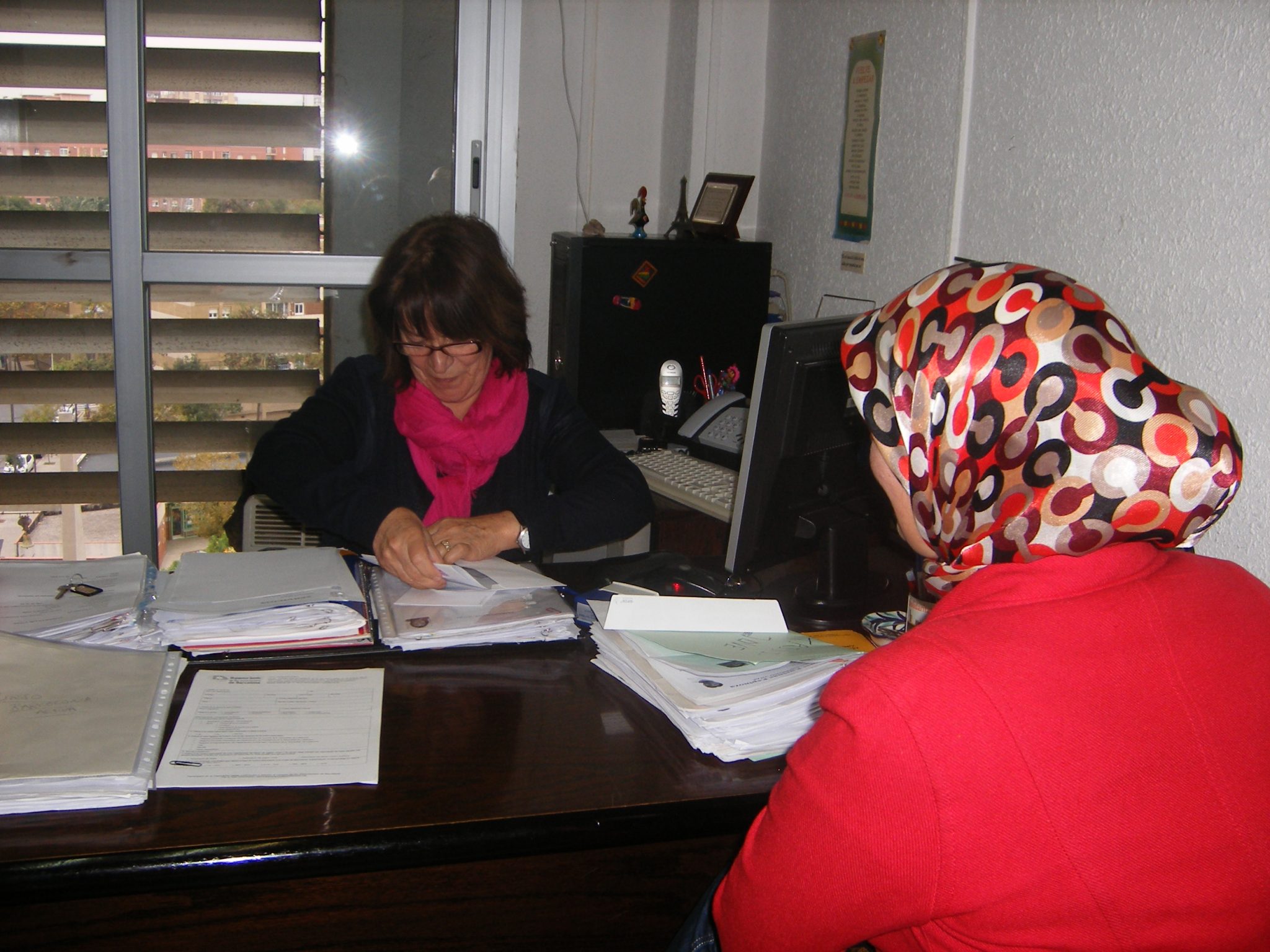 Sesión de acompañamiento individual para la inserción laboral con asesoramiento personalizado en el Centre Sant Martí.